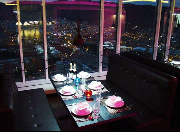 رستوران برج تجارت جهانی تبریز