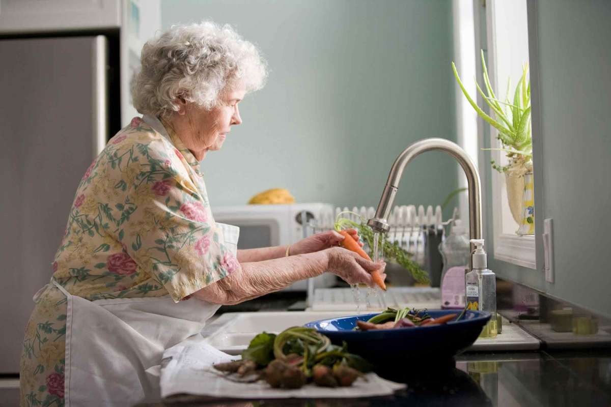نکاتی ایمنی برای آشپزخانه در خانه سالمندان