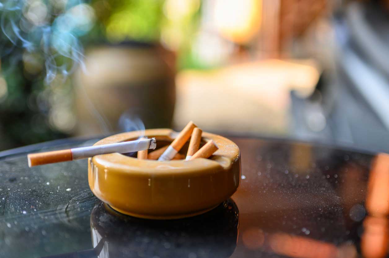 روش های از بین بردن بوی سیگار در منزل