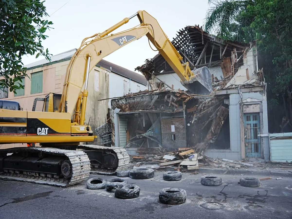 روش‌های تخریب ساختمان‌های فرسوده